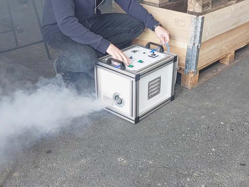 Generator dima za detekciju uređaj