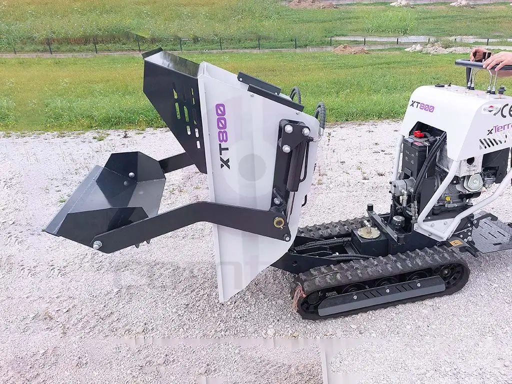 Mini demper utovarivač XTERRA XT800 - istovar tereta