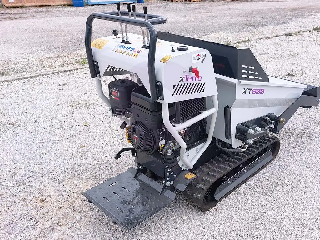 Mini demper utovarivač XTERRA XT800 - zadnja strana